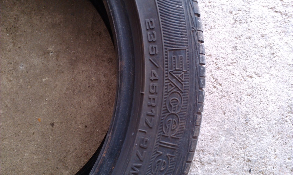 Продам шини GOODYEAR Excellence 235/45R17 2