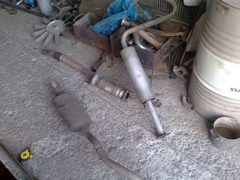 Exhaust 2,5 & Remus on board) 3