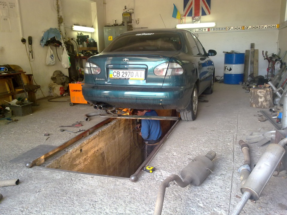 Exhaust 2,5 & Remus on board) 4