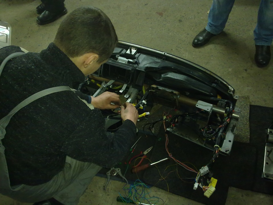 Передня панель під air bag… тепер SX, але без кондея:) 4