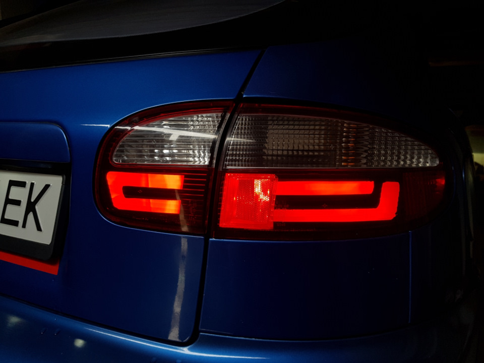 Задні ліхтарі у стилі BMW 2