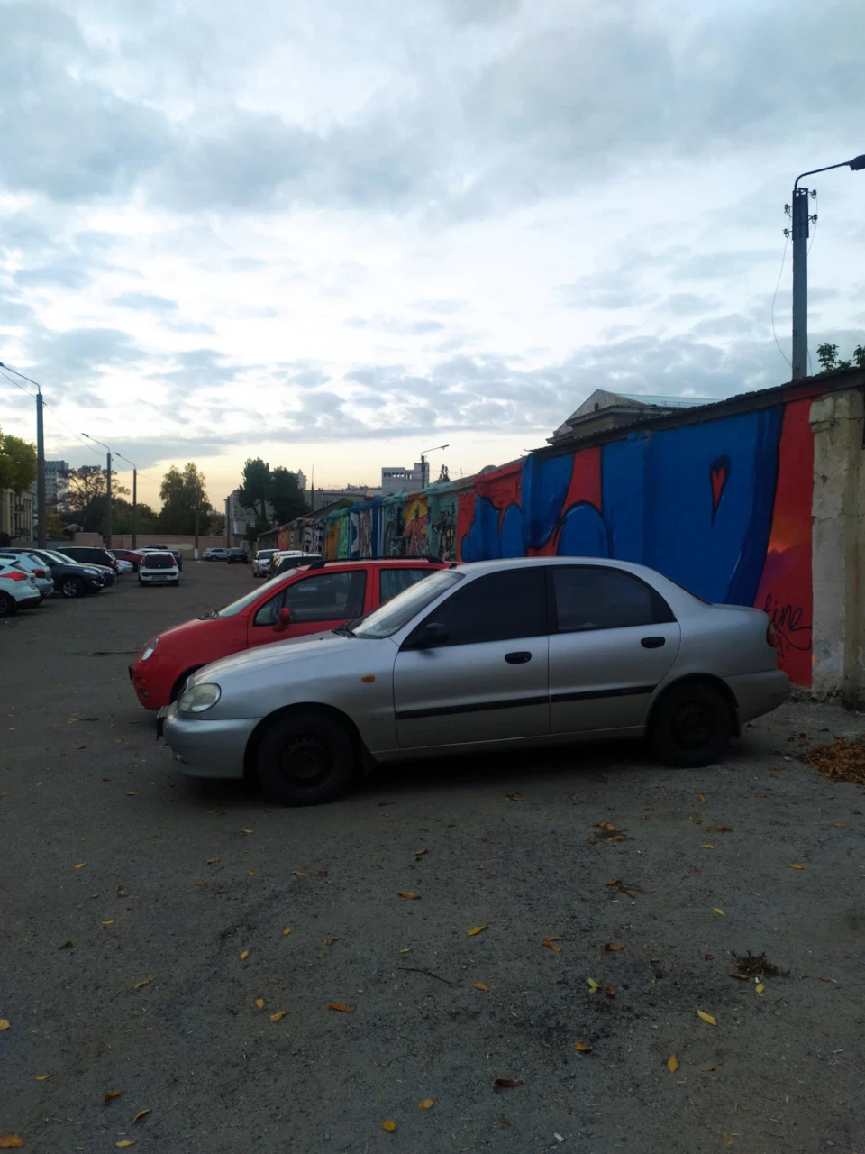 226485. Перевзувся.