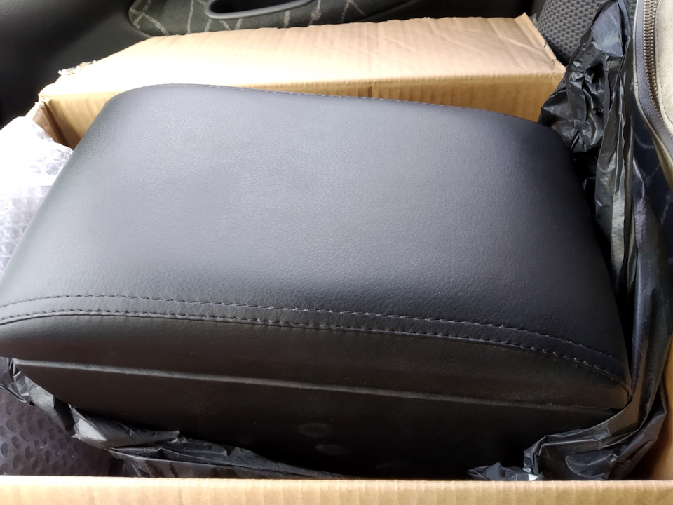 25. Підлокітник ArmRest. 3