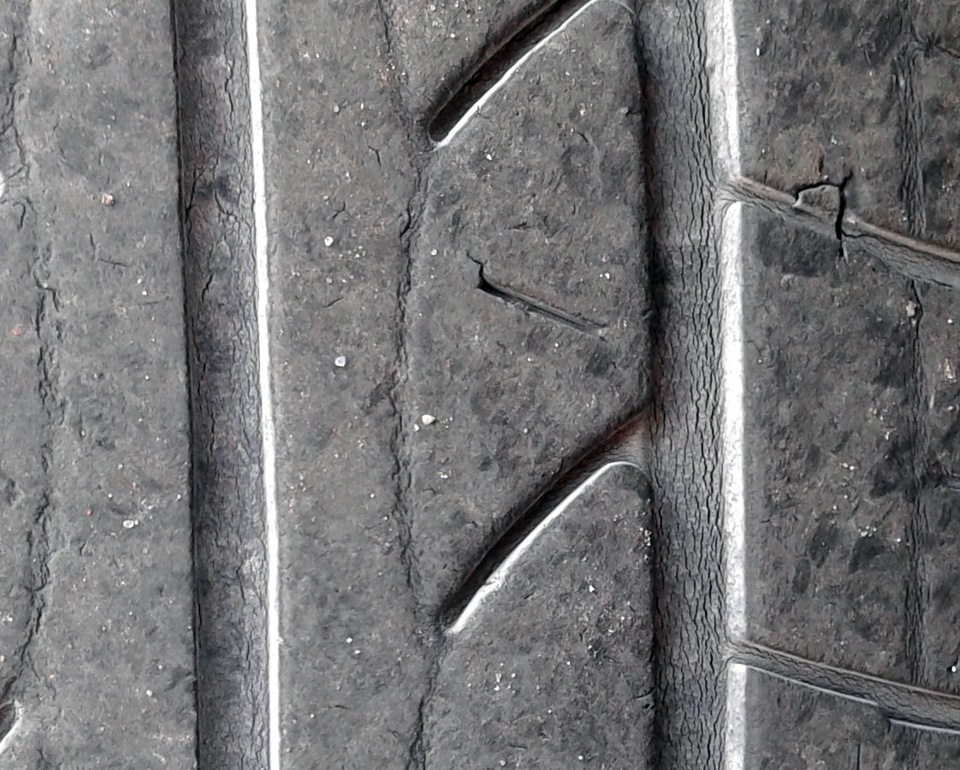 Шини Bridgestone B250 всього 4 сезони, Освітлення салону, Підсвічування номерного знака. 2