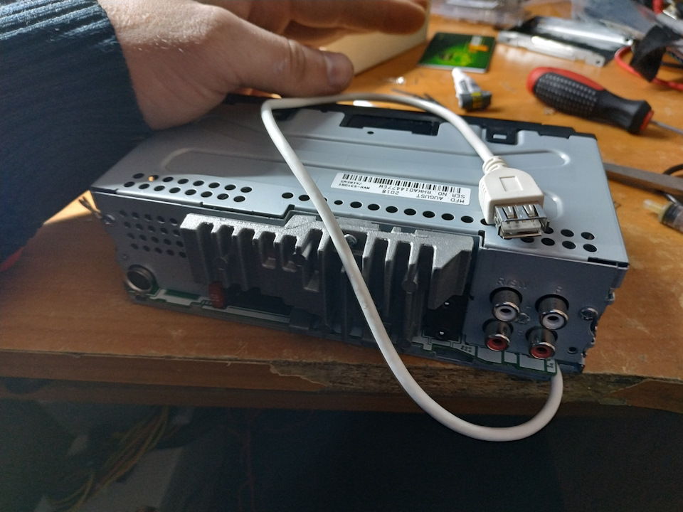 Доробка Pioneer MVH-S310BT, або НІ зламаним флешкам. 3