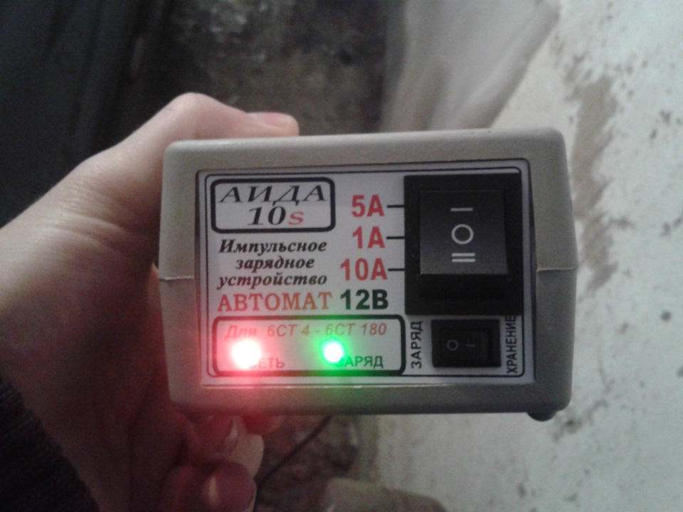 Новий помагатор) - ввімкнув і забув. Зарядний пристрій АІДА-10s для гелевих АКБ 1