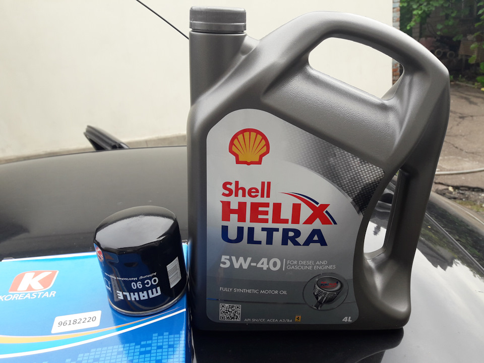 Заміна мастила Shell HU5w40 ллємо ПАЛЬ! 1