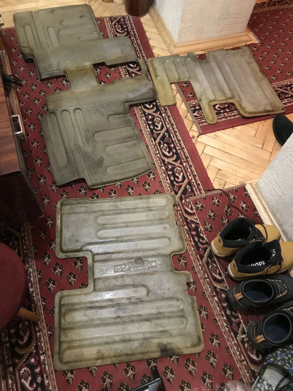 Трохи того, що завод забув поставити 4