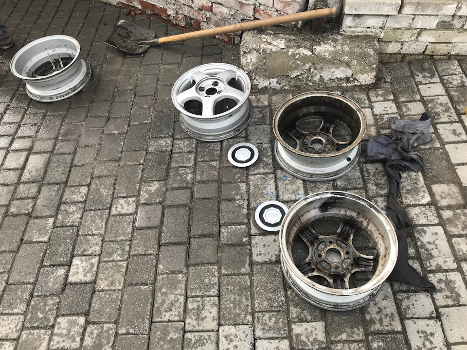 Перезуваємось на літо, ставимо нові диски, чекаємо на ремонт доріг. 2