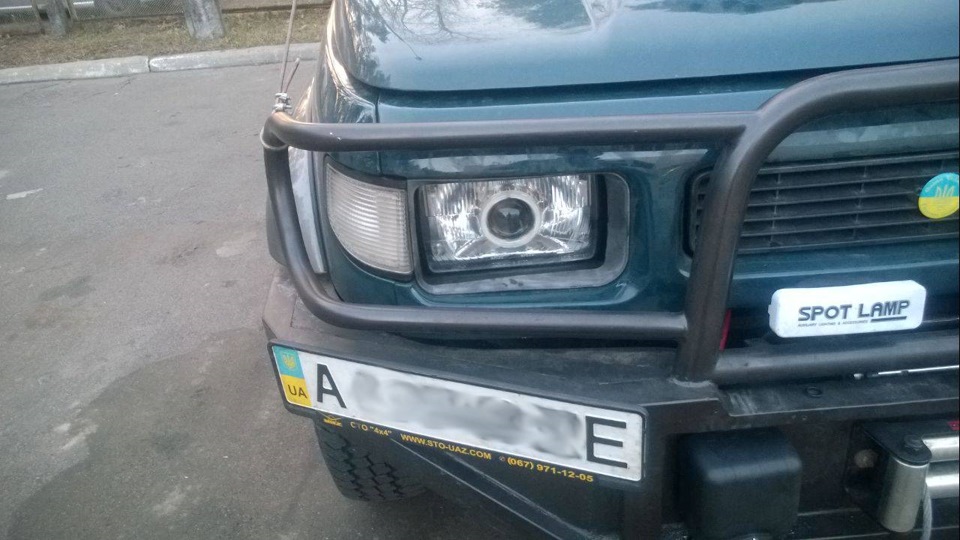 УАЗ Patriot з лінзами 1