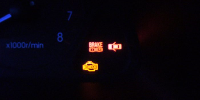 Зайнялися Check Engine і Brake 1