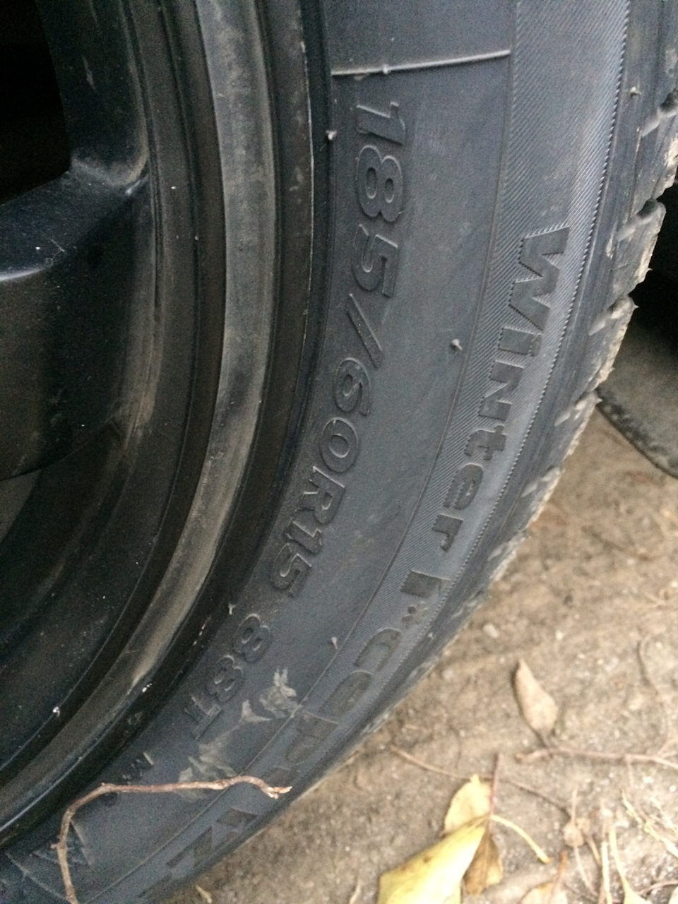 Hankook Winter i*Cept iZ 2 W616 185\60\15 3