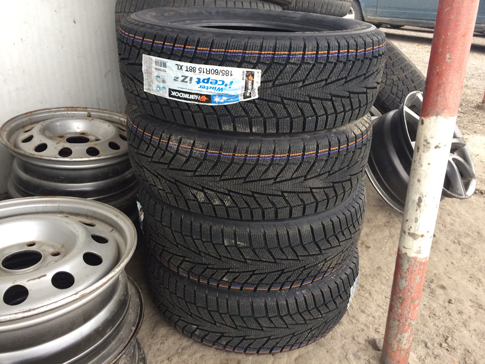Hankook Winter i*Cept iZ 2 W616 185\60\15 1