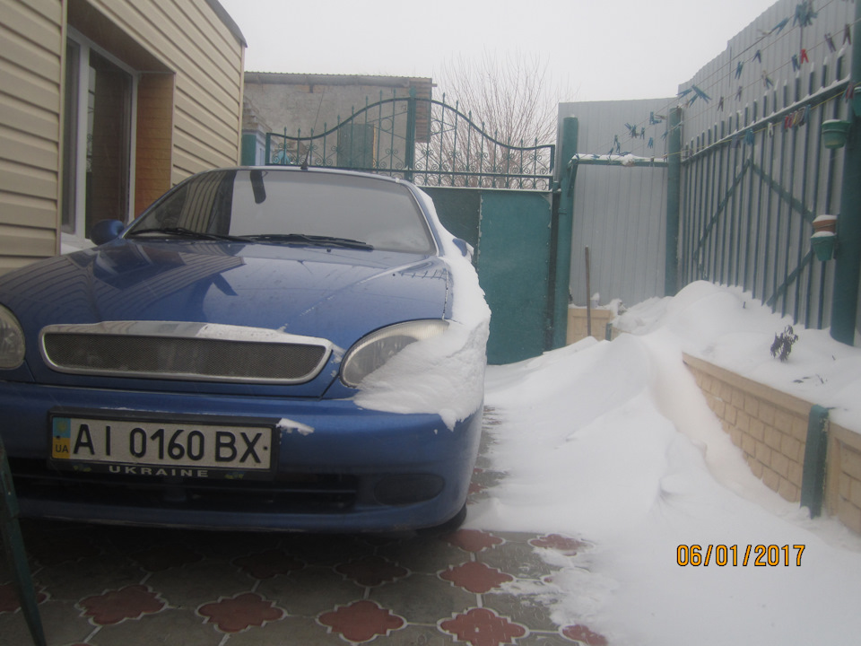 засипає снігом 1