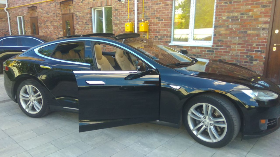 Невеликий, але все ж таки досвід… Тиждень з Tesla. 3