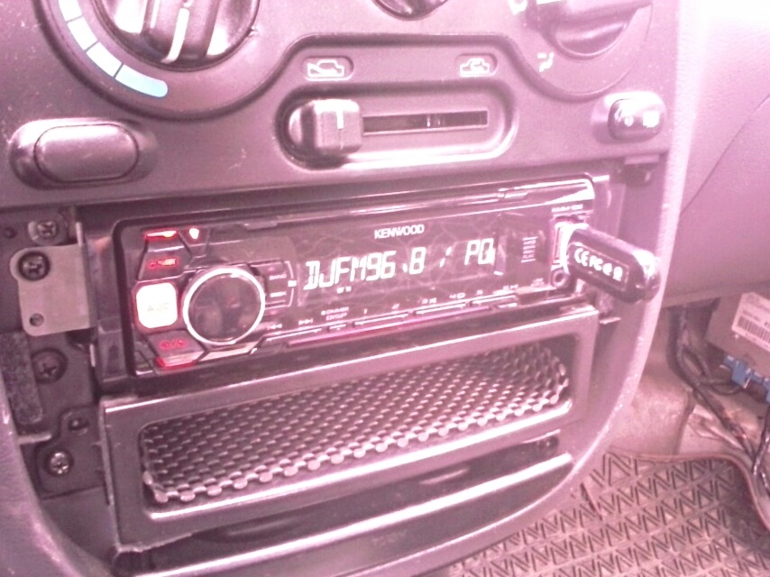 Нове ГУ Kenwood KMM-102RY 1