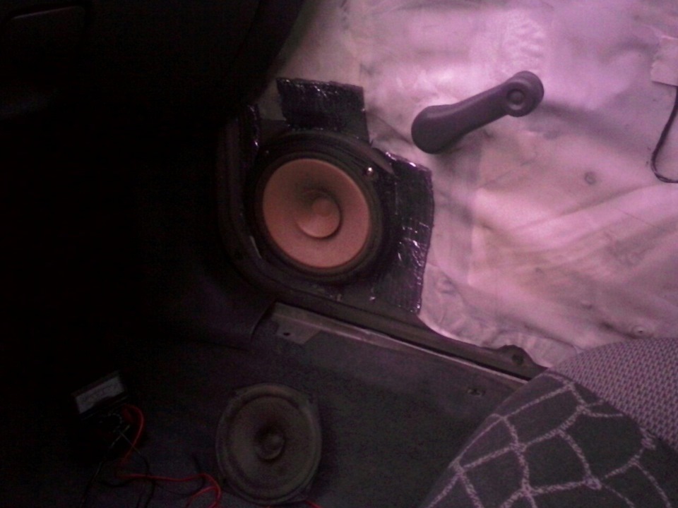 Нове ГУ Kenwood KMM-102RY 4