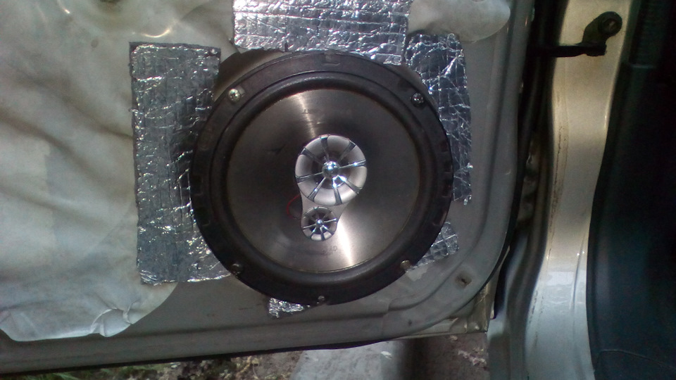 Нове ГУ Kenwood KMM-102RY 5