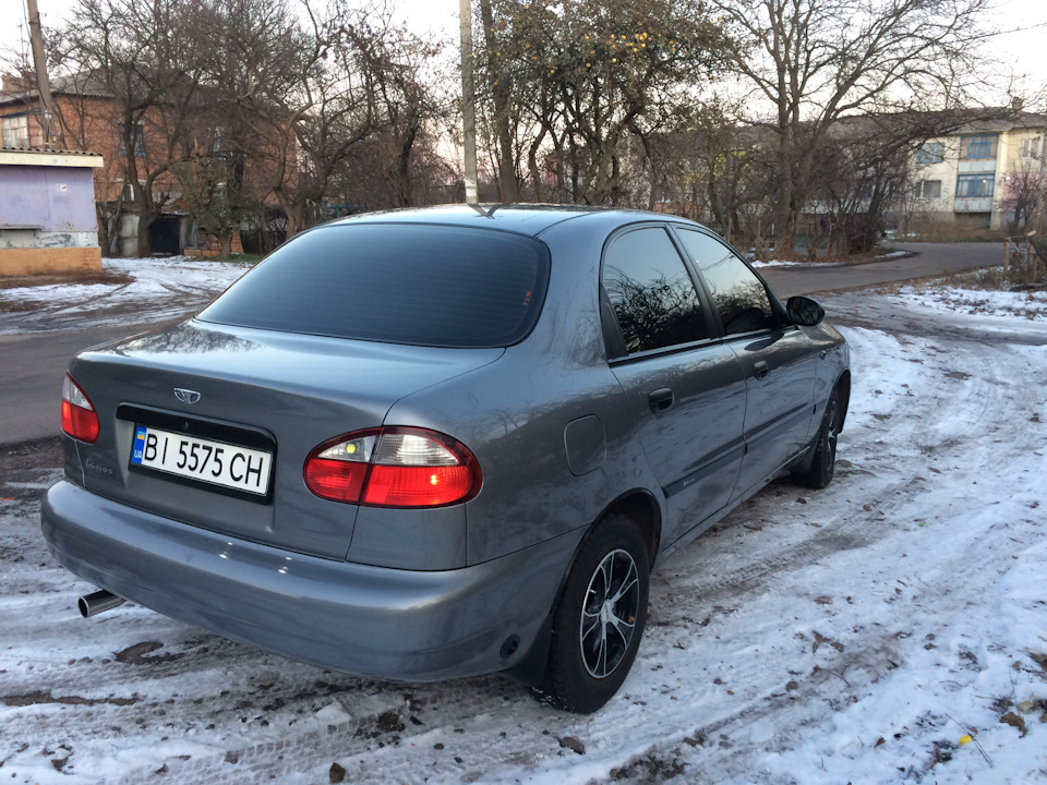 Передні стійки KYB Premium 3