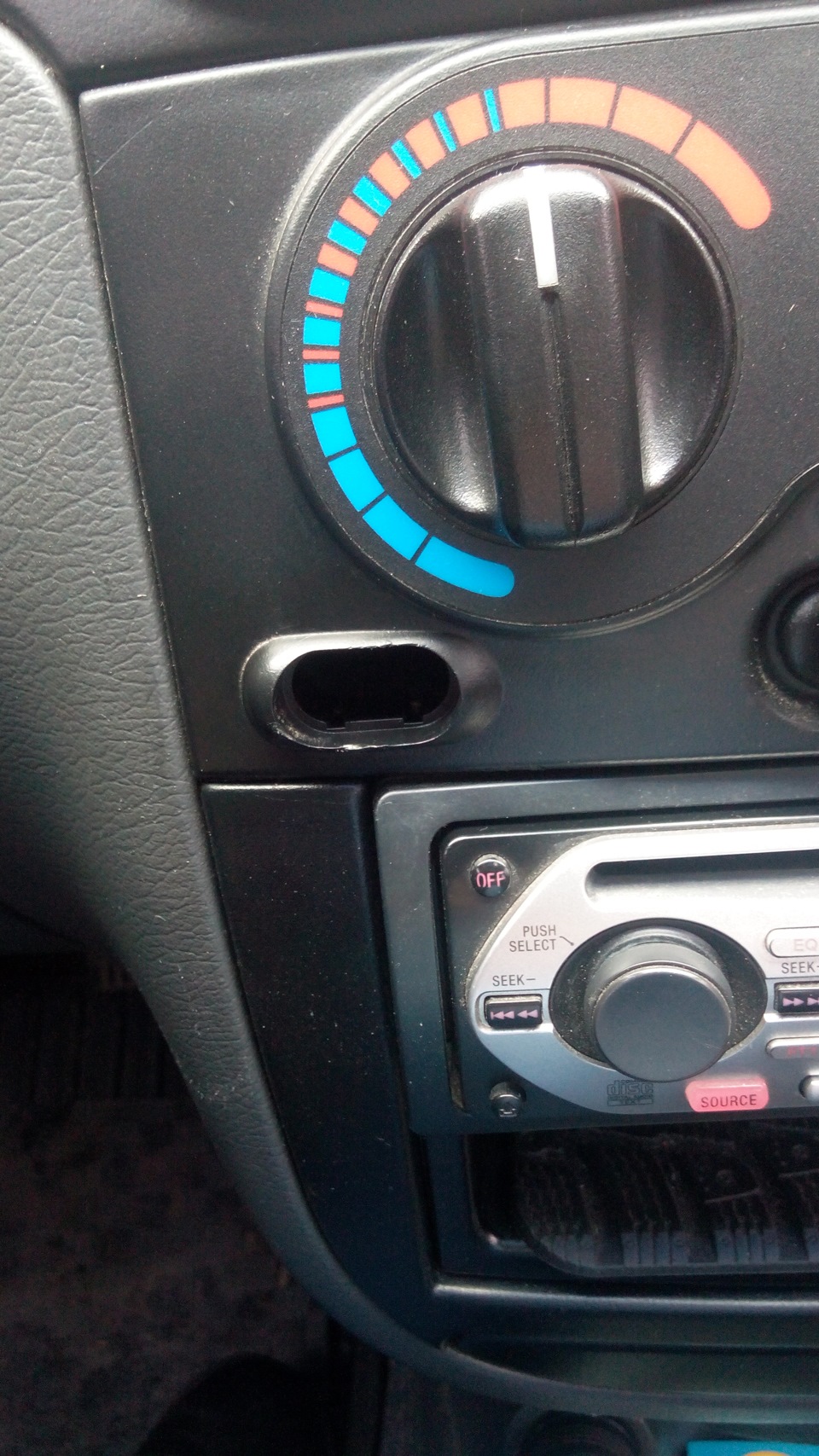 Usb зарядка в штатне місце 3