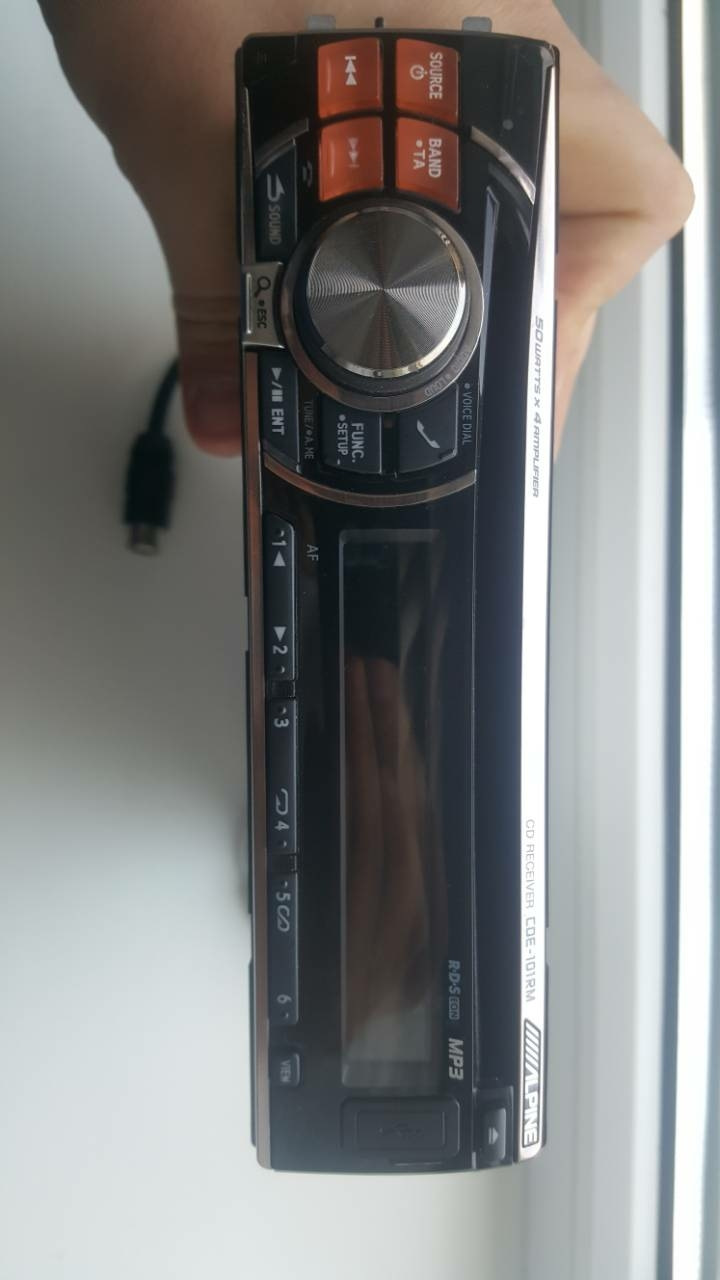 Новий мешканець мого авто. Alpine CDE - 101 RM 3