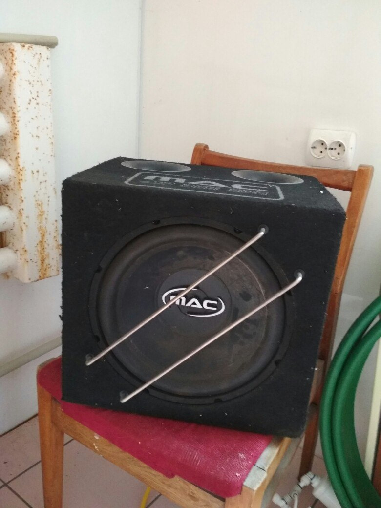 Новий мешканець мого багажника. Сабвуфер Mac Audio MP Box 300. Питання до знавців. 2