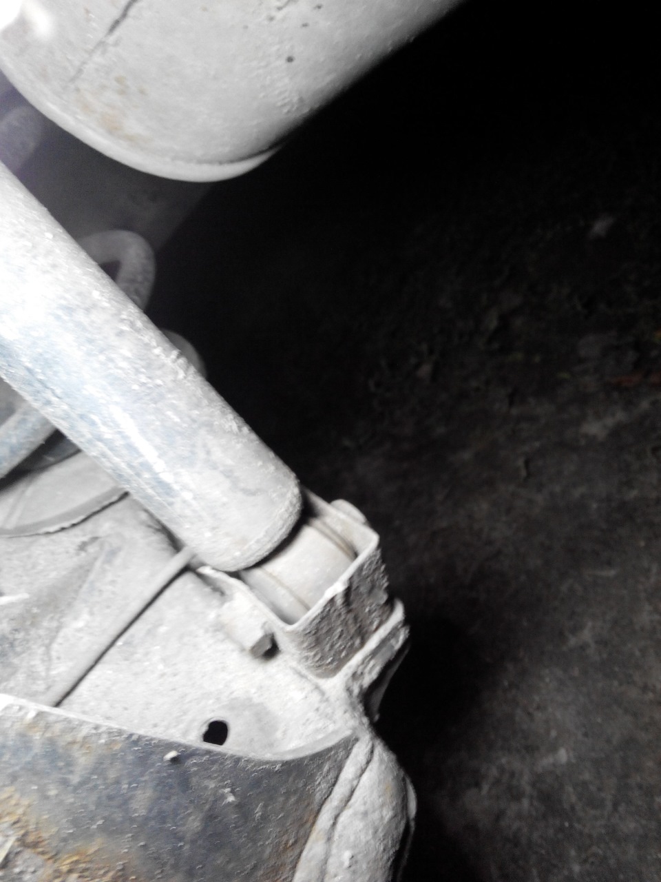 Заміна задніх стійок на Bilstein B4 2