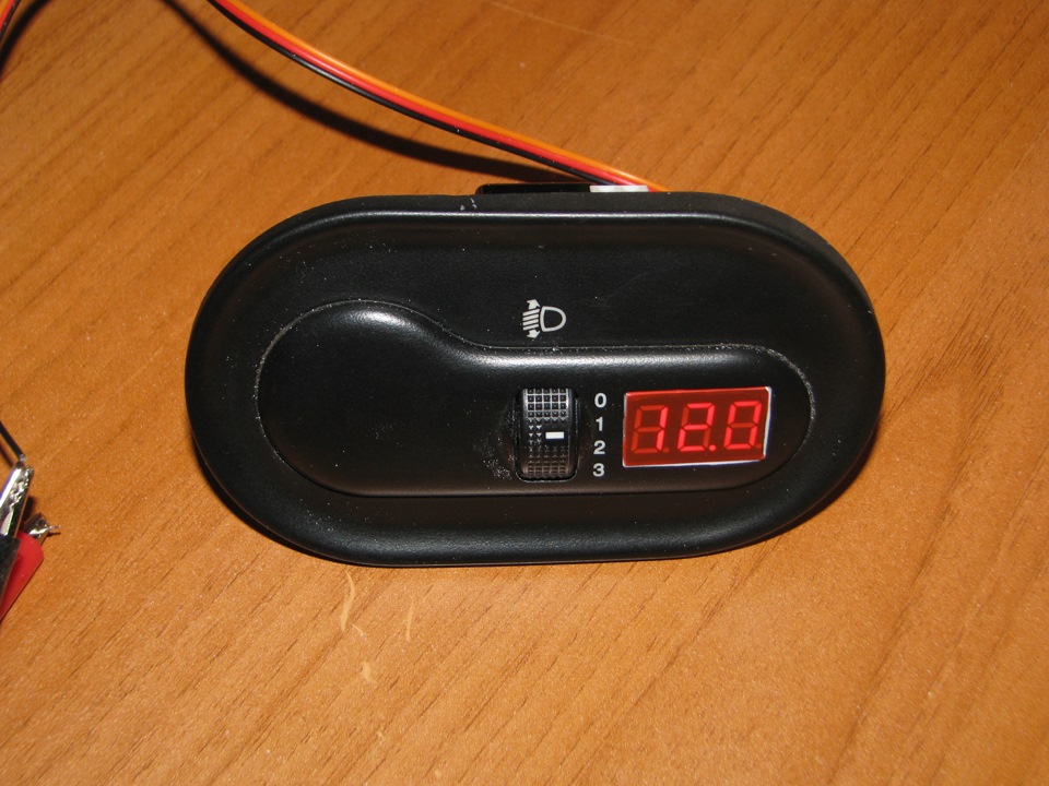 Вольтметр в коректор фар 3