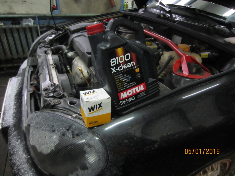Заміна мастила на MOTUL 8100 X-CLEAN 5W-40 2