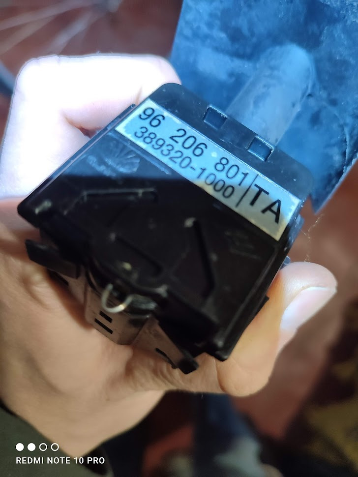 Замінив контактну групу замку, відновив поворотники та оживив гудок 3