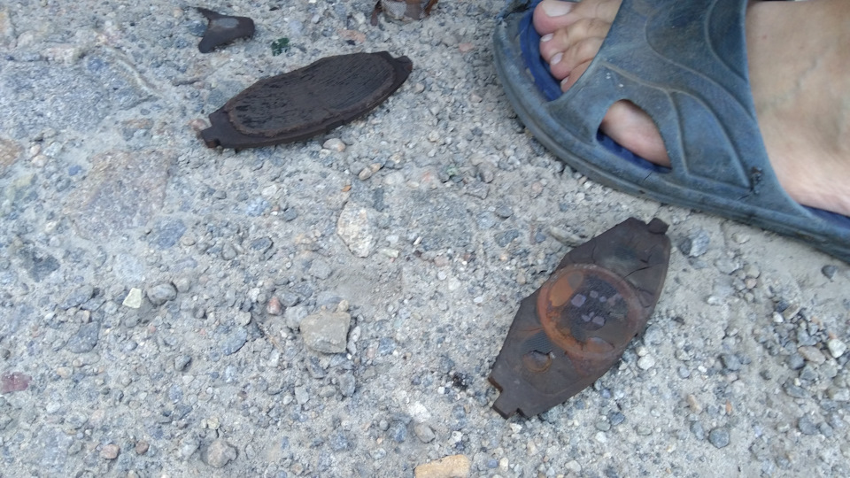 Заміна гальмівних колодок 3
