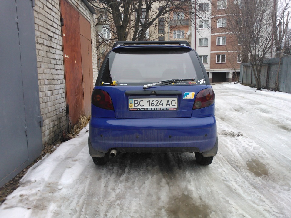 Перетягнув задні ліхтарі в чорний. 1