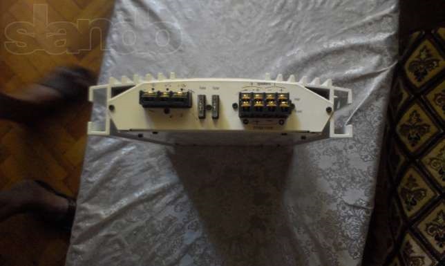 11\08 Підсилювач Blaupunkt GTA 400 3