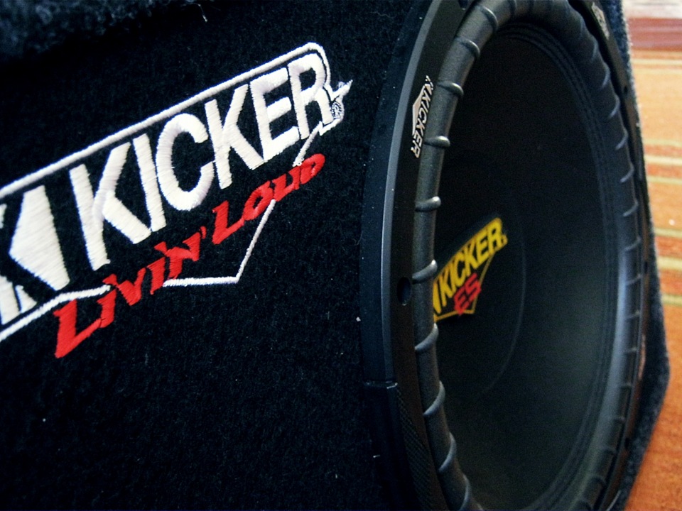 Сабвуфер Kicker VES12.4 4
