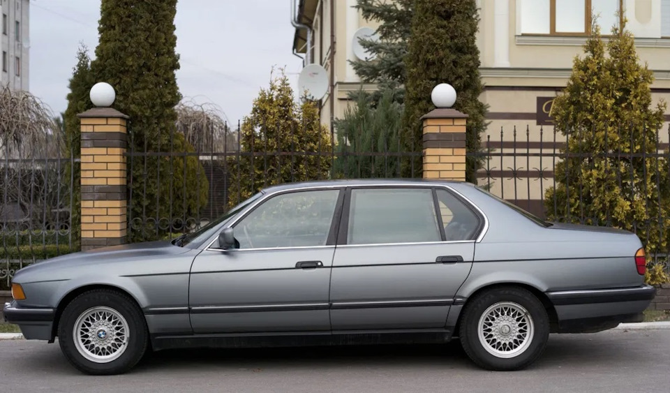 Тепер і в тата авто. Беха сімка лонг v8 4.4 2