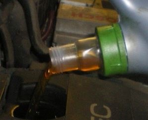 Заміна мастила двс на Kroon Oil PolyTech 5w30 3