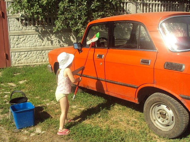Помічниця:) 1