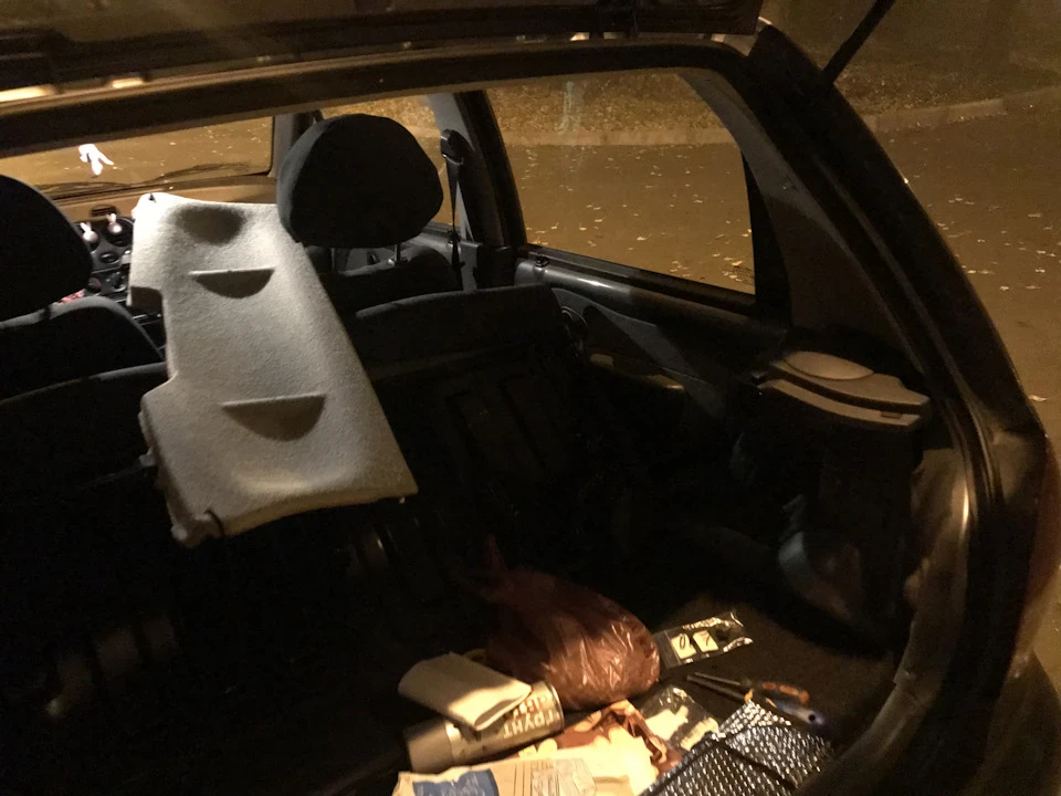 Нарешті встановили полицю багажника