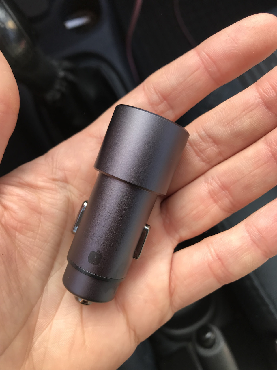 USB зарядка в прикурювач 2