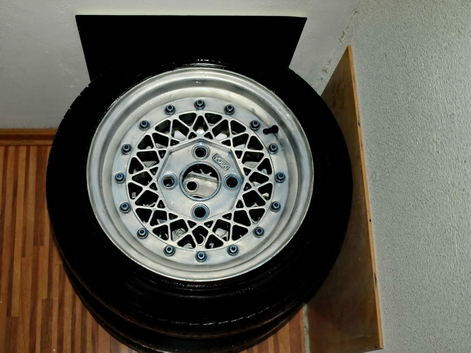 Dunlop TE та VOLK RAYS Mesh 4