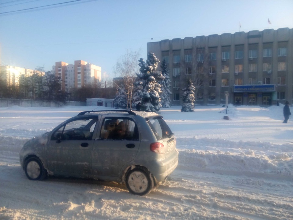 Накопичилося. Став батьком, подряпав бампер, тріснуло дзеркало, пережили стихію 1