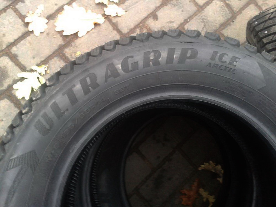 Зимні R14 і Goodyear Ultragrip Ice Arctic 3