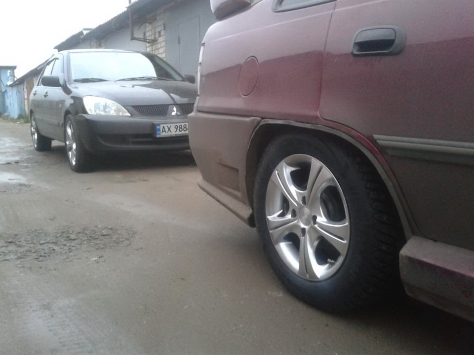 Зимні R14 і Goodyear Ultragrip Ice Arctic 4