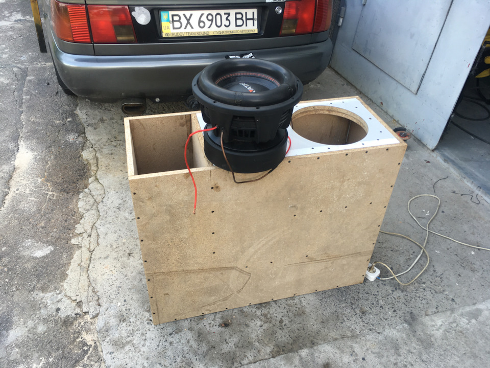 Установка ЧВ короба, сабвуфера та підсилювача :) 2