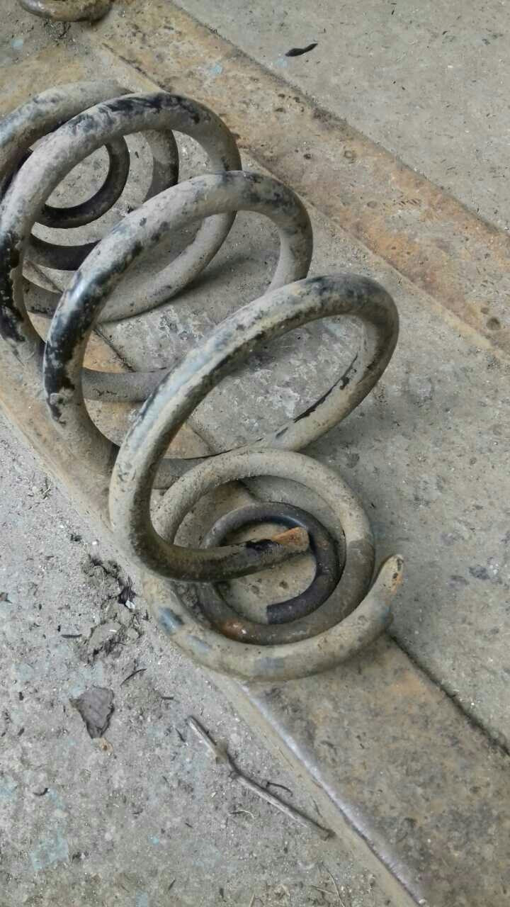 Заліз під днище ( 2