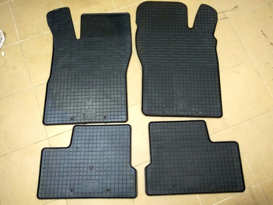 Гумові килимки Stingray 1