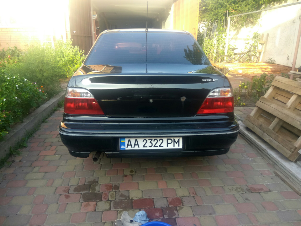 Зняв накладку багажника 3