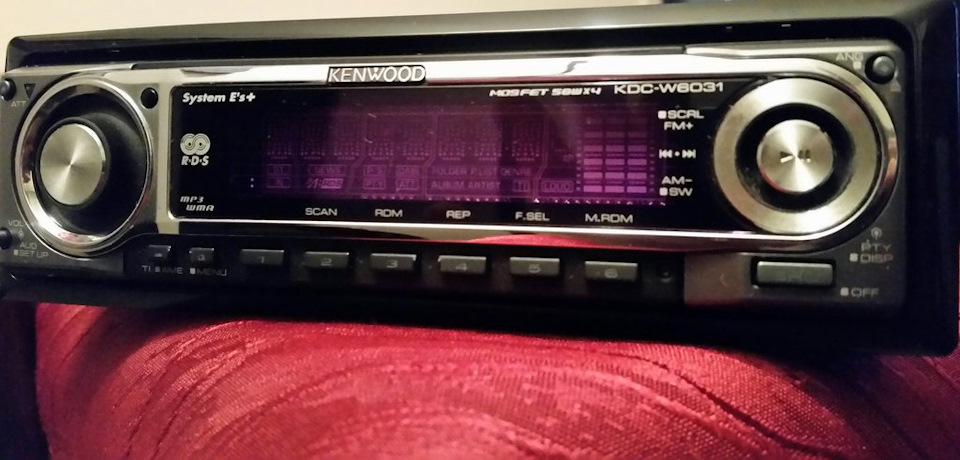 AUX в Kenwood KDC-W6031 1