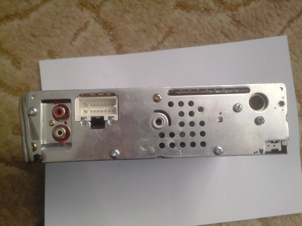 AUX у стандартну магнітолу Clarion DB345MP 2