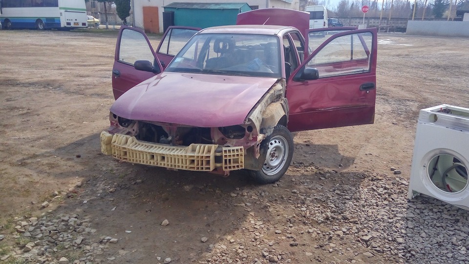 1.1 Поїхали) Розбір (Бампер, крила, карти) 1